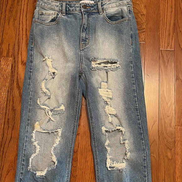 Cello High Rise Straight Distressed Jeans size 9 - Picture 2 of 5